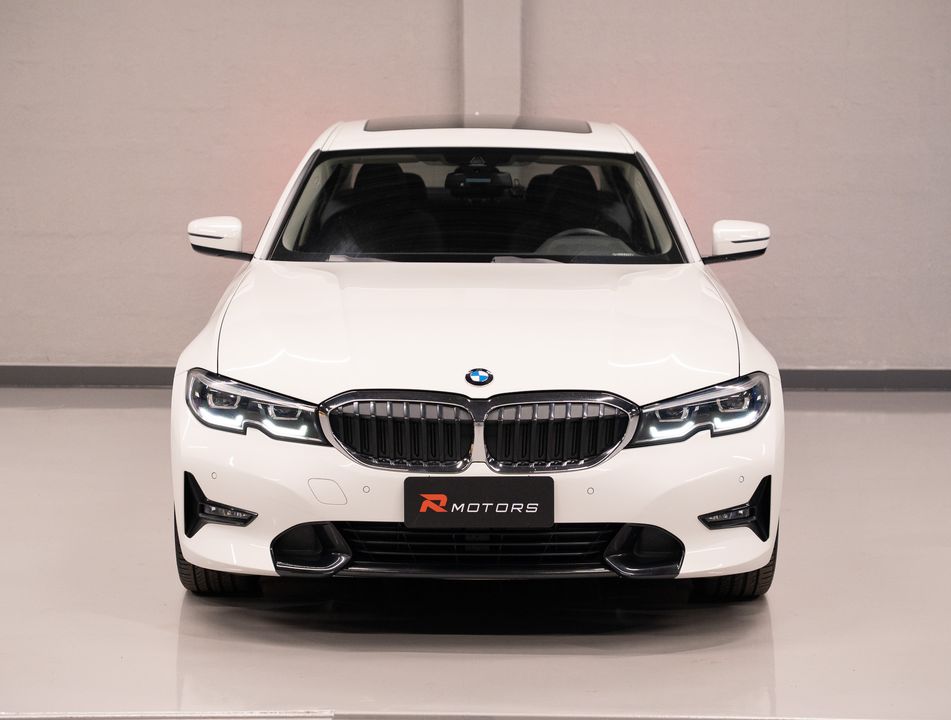 BMW 330i Sport 2.0 TB 16V 4p
