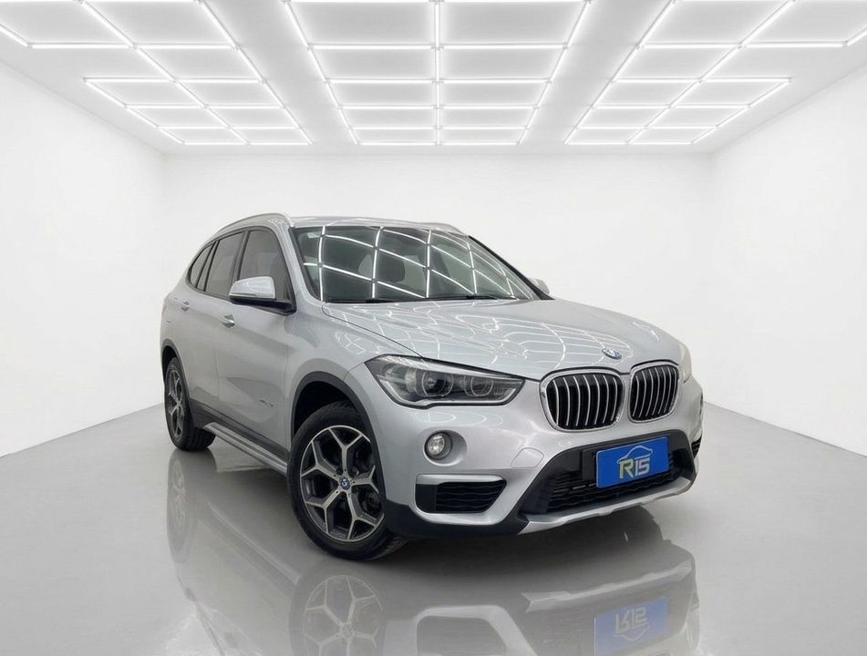 BMW X1 SDRIVE 20i X-Line 2.0 TB Active Flex