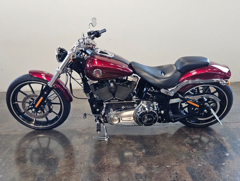 Harley SOFTAIL BREAKOUT FXSB
