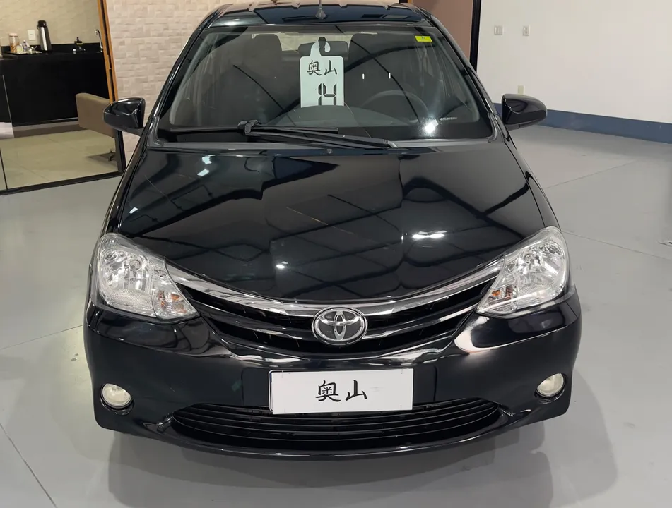 Toyota Etios 2014 à venda
