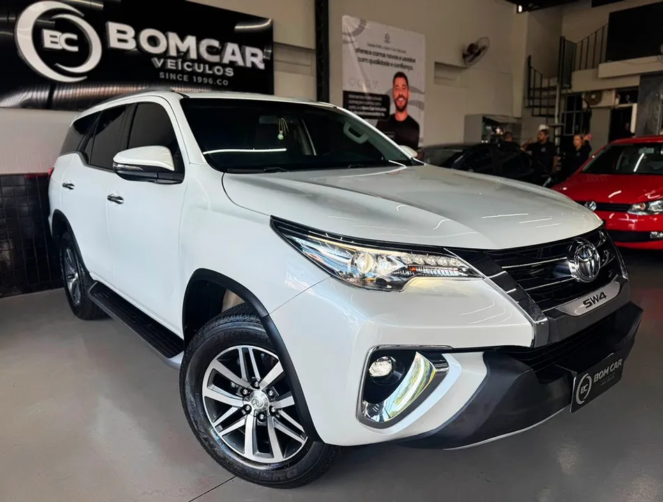 Toyota Hilux SW4 SRX 4x4 2.8 TDI 16V Dies. Aut.