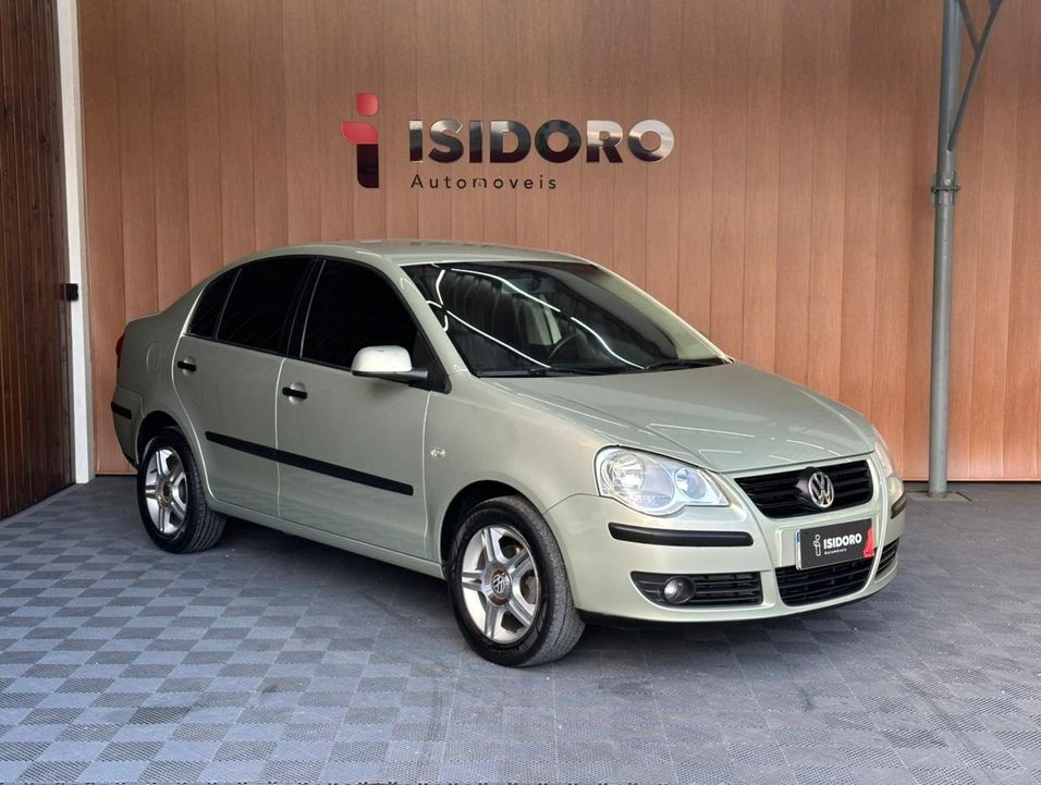 VolksWagen Polo Sedan 1.6 Mi Total Flex 8V 4p