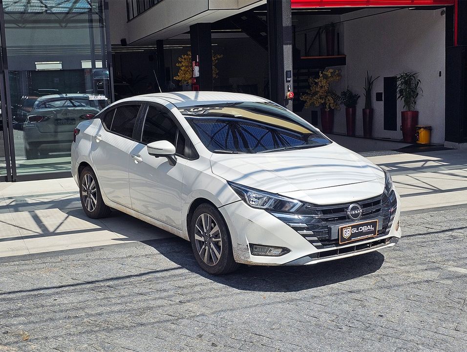 Nissan VERSA Advance 1.6 16V Flex Aut.