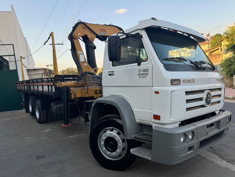 VOLKSWAGEN 17-180 Worker 3-Eixos 2p (diesel)