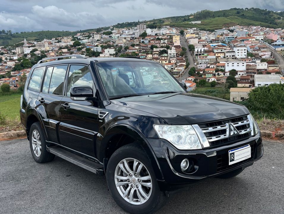 Mitsubishi Pajero HPE Full 3.2 4x4 T.I.Dies. 5p Aut