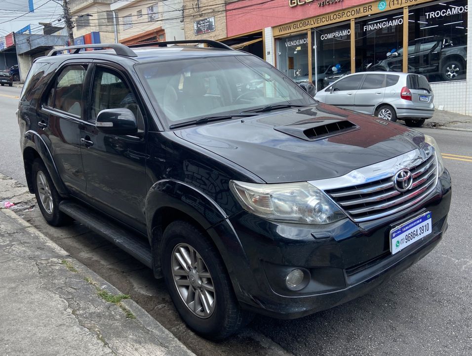 Toyota Hilux SW4 SRV D4-D 4x4 3.0 TDI Dies. Aut