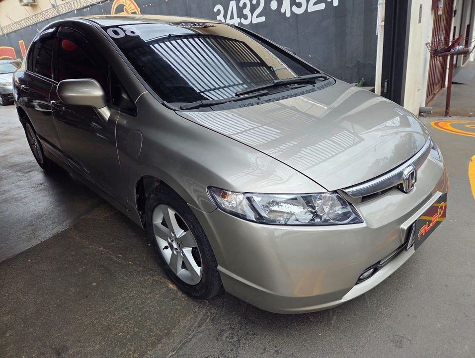 Honda Civic Sedan LXS 1.8/1.8 Flex 16V Aut. 4p