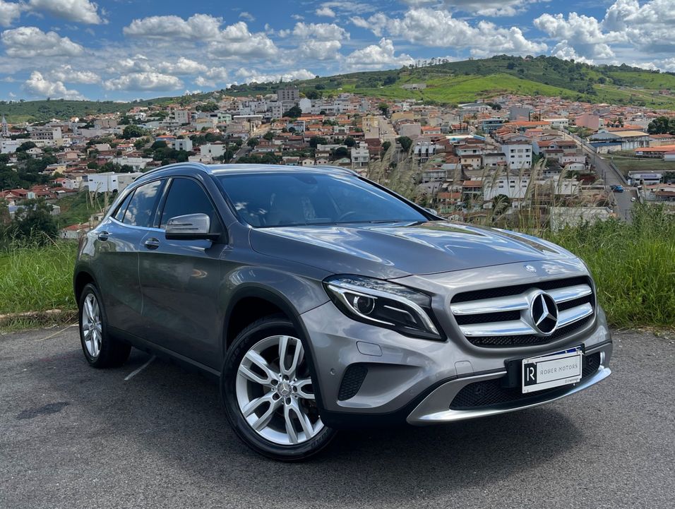 Mercedes GLA 200 Vision 1.6/1.6 TB 16V Flex Aut.