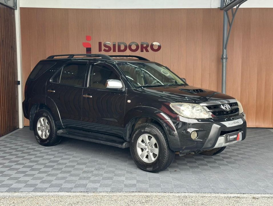 Toyota Hilux SW4 SRV D4-D 4x4 3.0 TDI Dies. Aut