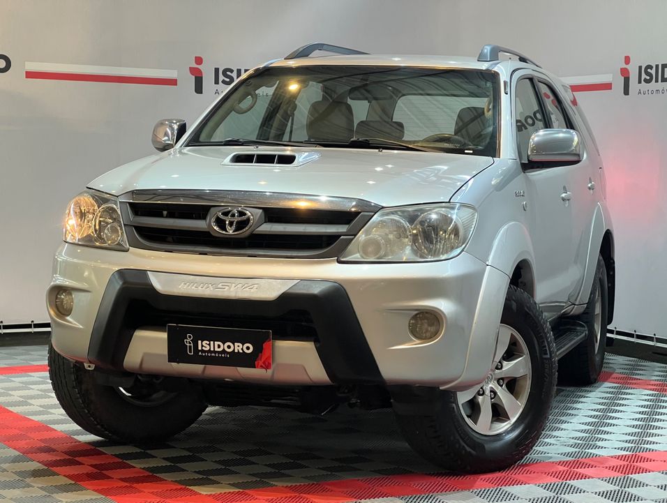 Toyota Hilux SW4 SRV D4-D 4x4 3.0 TDI Dies. Aut