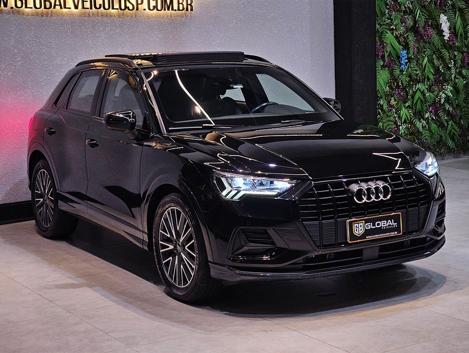 Audi Q3 Black Ed. 1.4 TFSI Flex/Black S-tron.