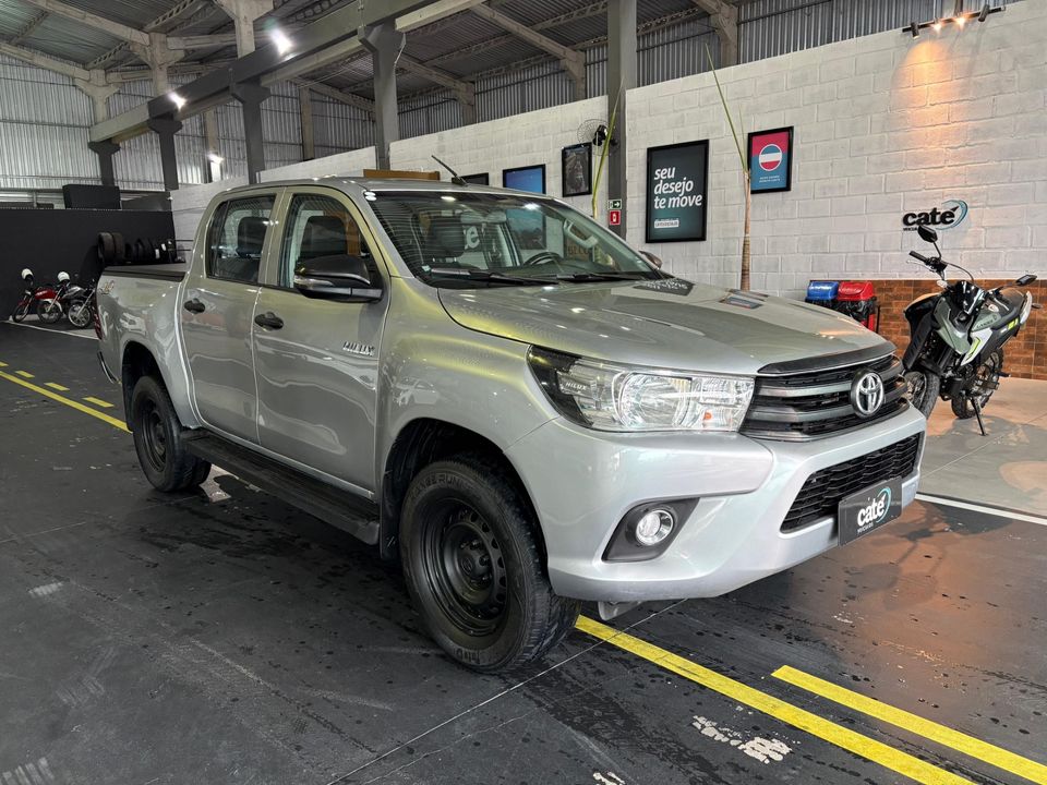 Toyota Hilux CD 4x4 2.8 Diesel Mec.